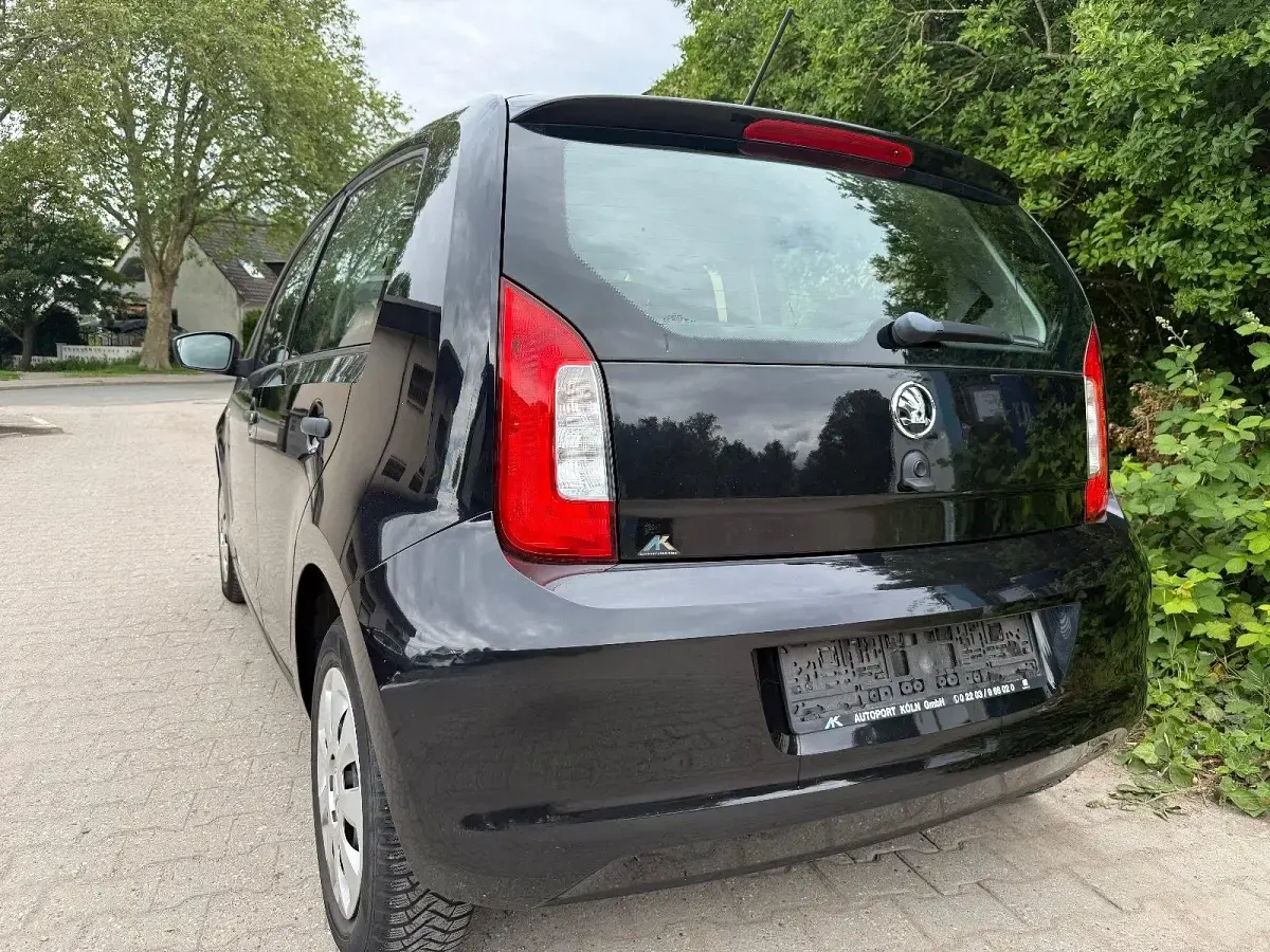 Używany Skoda Citigo 60 KM (44 kW) 2017 Czarny Hatchback