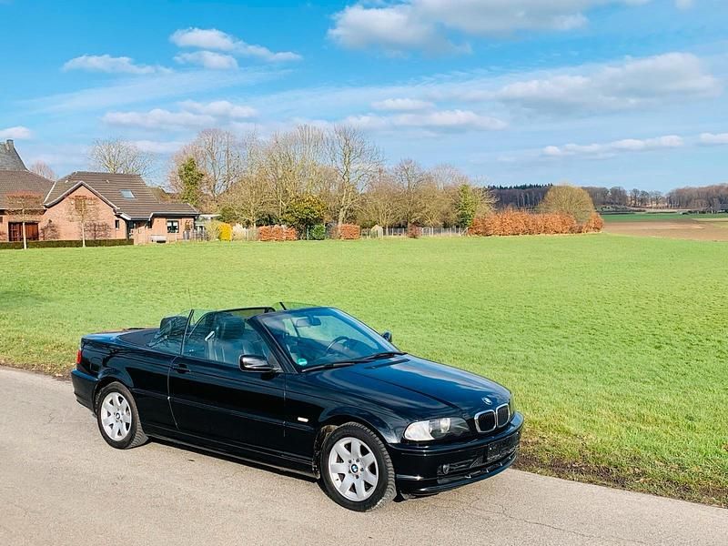 Gebraucht BMW 318 143 PS (105 kW) 2002 Schwarz Cabrio