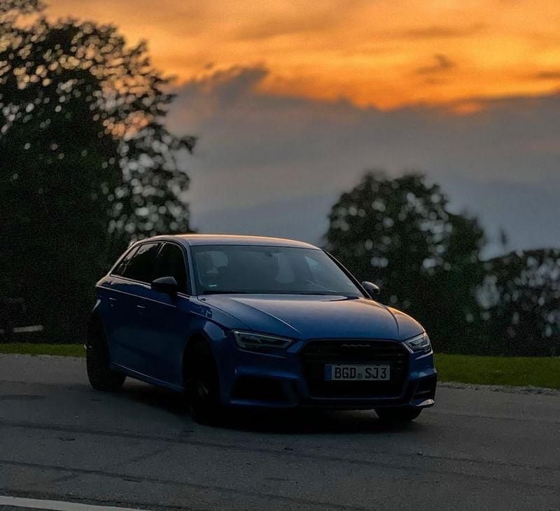 Blau Gebraucht 2020 Audi S3 Ambiente Limousine | 29.500 € (Superpreis) - Bild 1/4