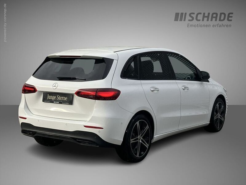 Gebraucht Mercedes B200 Progressive 163 PS (119 kW) 2023 Andere farbe Van / Kleinbus