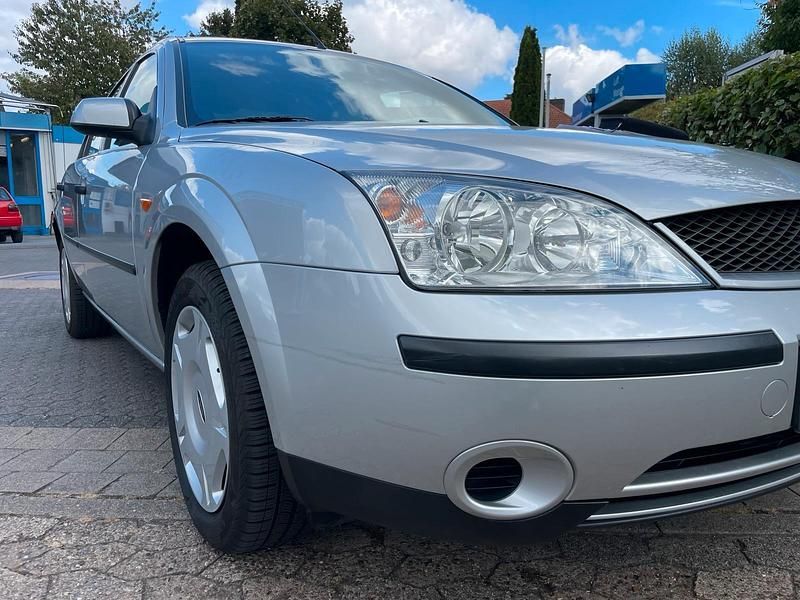 Silber Gebraucht 2003 Ford Mondeo Limousine | 3.900 € - Bild 1/4