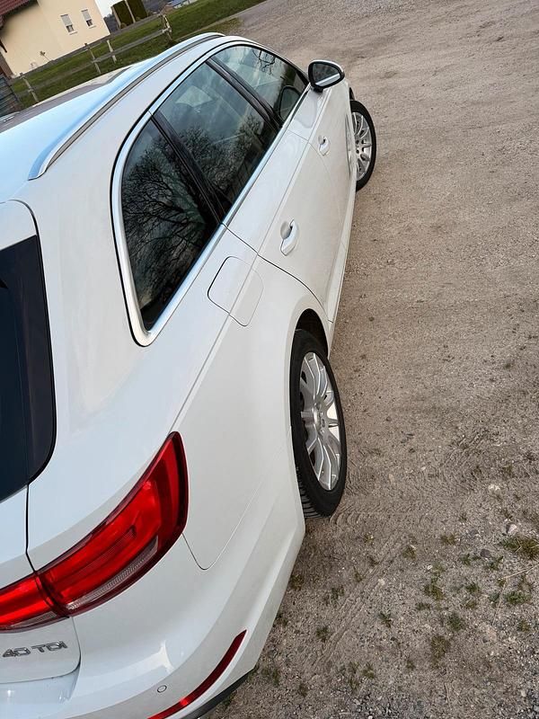 Gebraucht Audi A4 190 PS (139 kW) 2018 Weiß Kombi