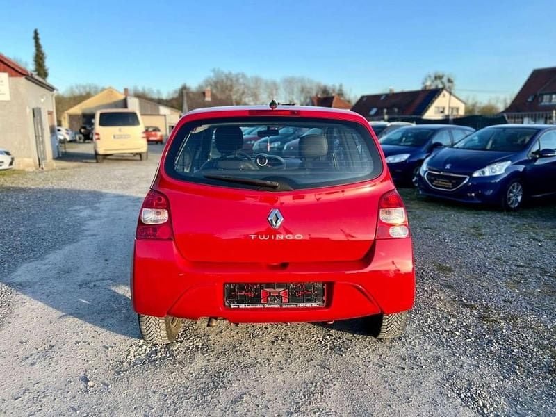 Second-hand Renault Twingo 75 CP (55 kW) 2011 Roșu Hatchback