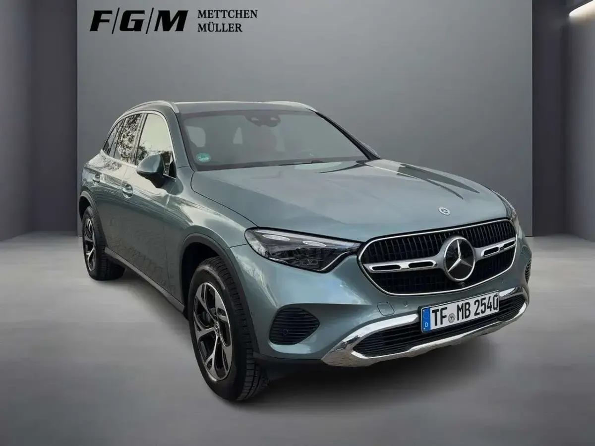 Gebraucht Mercedes GLC300de 197 PS (144 kW) 2025 Silber SUV