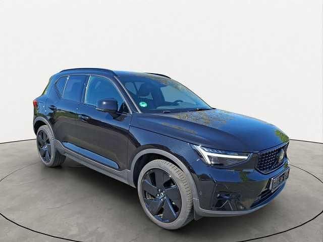 Usata Volvo XC40 120 CV (88 kW) 2025 SUV