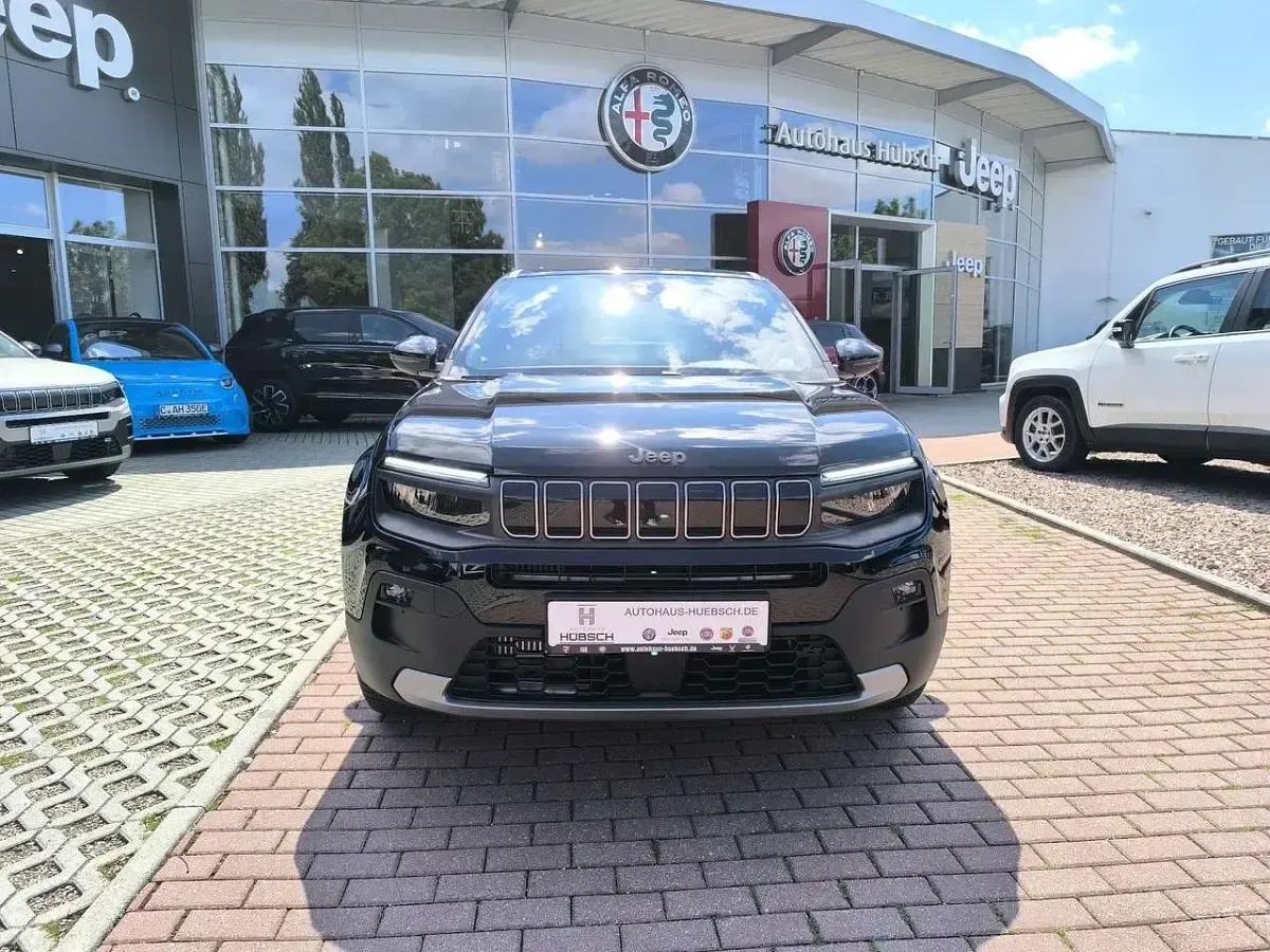 Neu Jeep Avenger Altitude 110 PS (80 kW) 2026 Solid black clear coat SUV