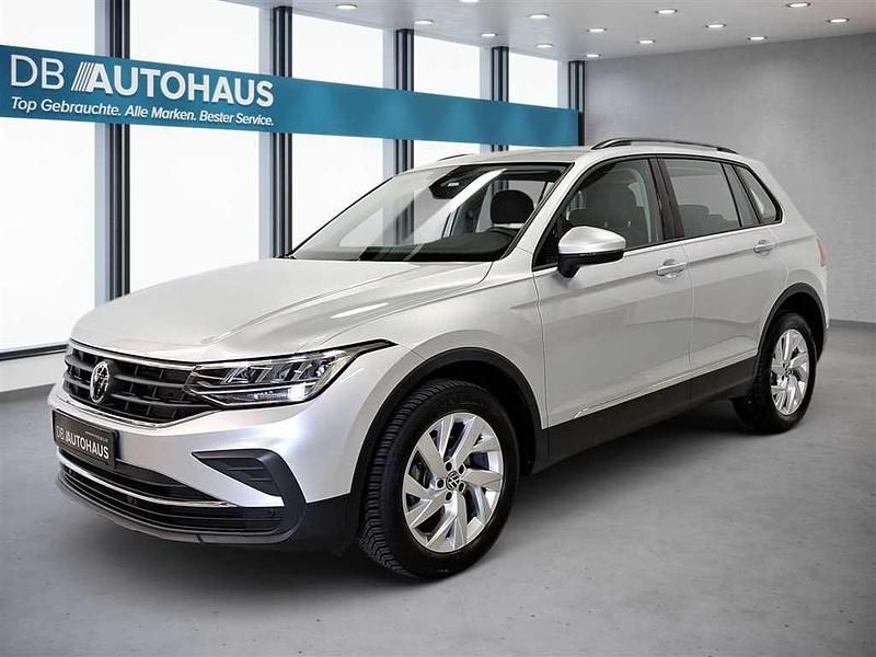 Silber Gebraucht 2022 VW Tiguan Life SUV | 31.360 € (Guter Preis) - Bild 1/4