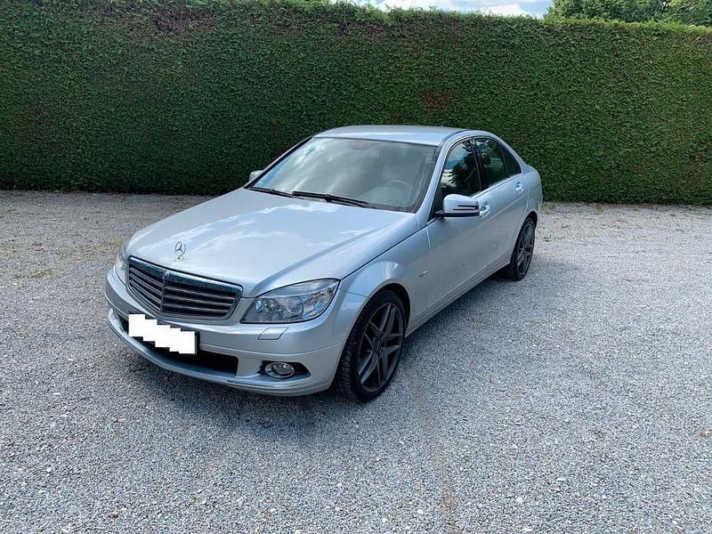 Silber Gebraucht 2008 Mercedes C180 Limousine | 7.500 € (Etwas zu teuer) - Bild 1/4