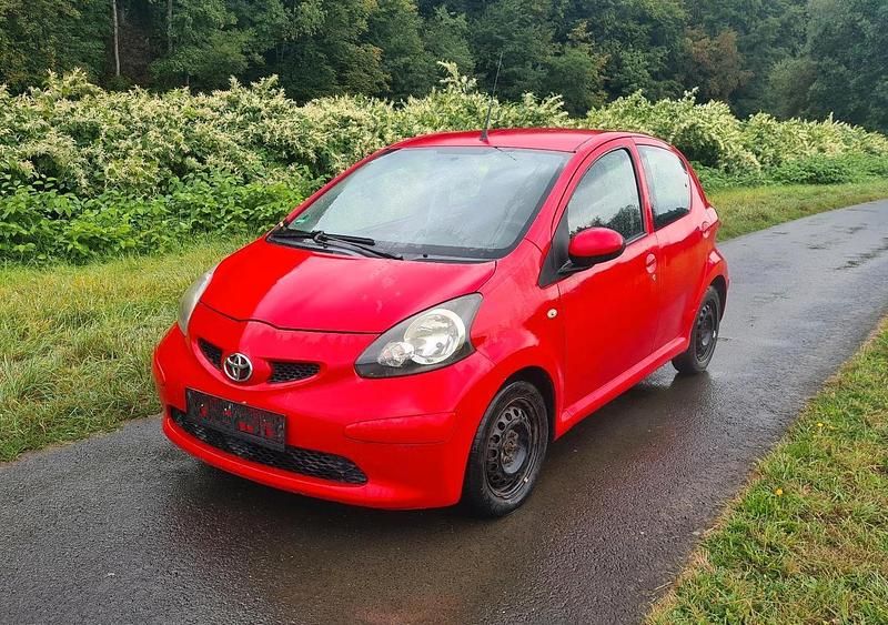 Rot Gebraucht 2007 Toyota Aygo Kleinwagen | 1.200 € (Guter Preis) - Bild 1/4