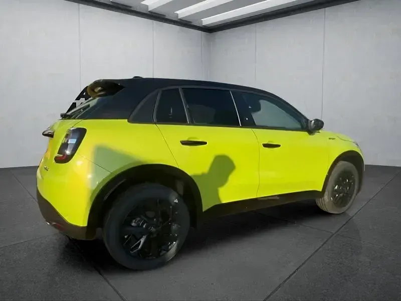 Neu Fiat 600 145 PS (106 kW) 2025 Grün SUV