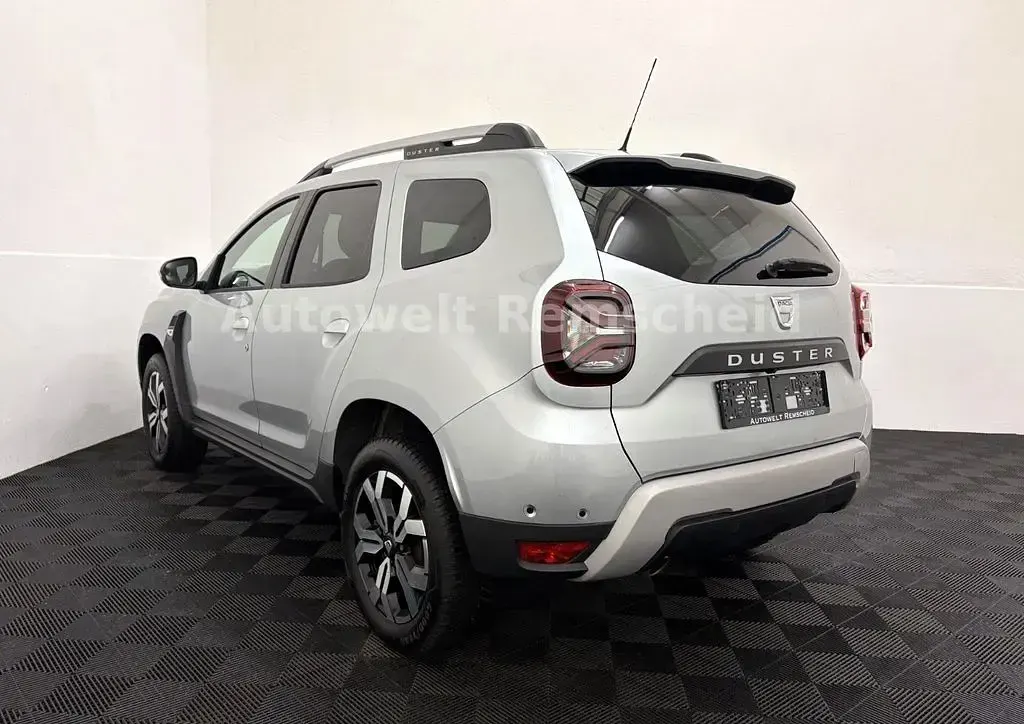 Używany Dacia Duster Prestige 101 KM (74 kW) 2021 Srebrny SUV