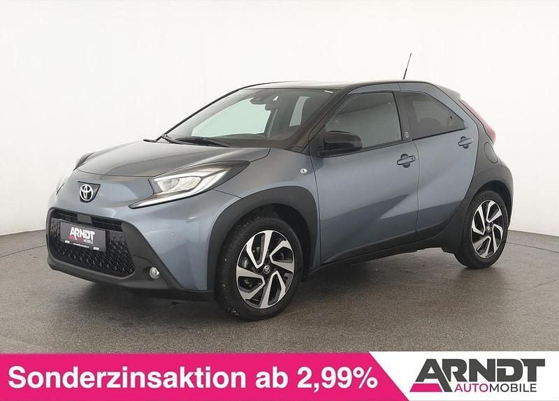 Celestite grey / night sky black Gebraucht 2024 Toyota Aygo Team Kleinwagen | 18.484 € (Fairer Preis) - Bild 1/4