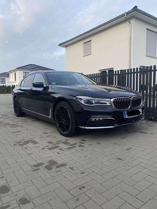 Gebraucht BMW 740 326 PS (239 kW) 2018 Limousine