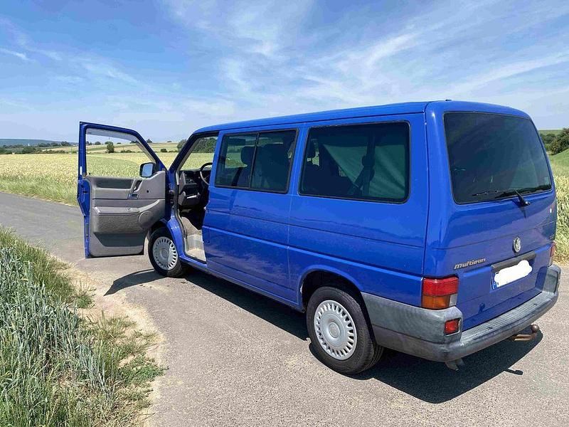 Gebraucht VW Multivan 102 PS (75 kW) 2001 Blau Van
