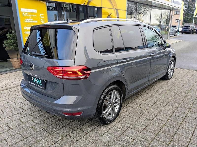 Gebraucht VW Touran Move 150 PS (110 kW) 2023 Grau Van / Kleinbus