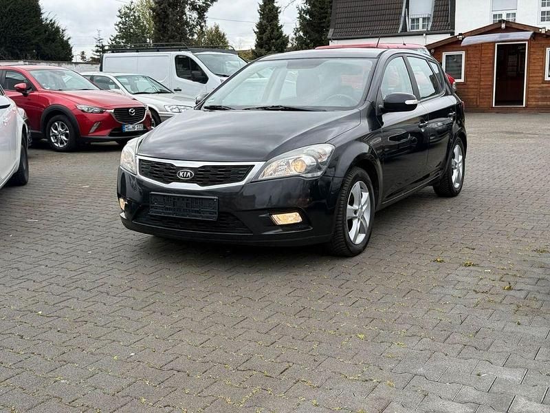 Gebraucht Kia Ceed Spirit 116 PS (85 kW) 2011 Schwarz Kleinwagen
