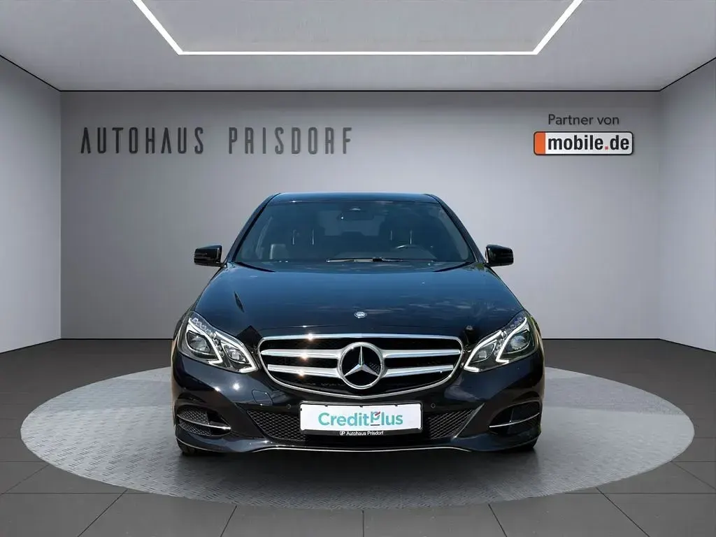 Gebraucht Mercedes E250 211 PS (155 kW) 2015 Schwarz Limousine