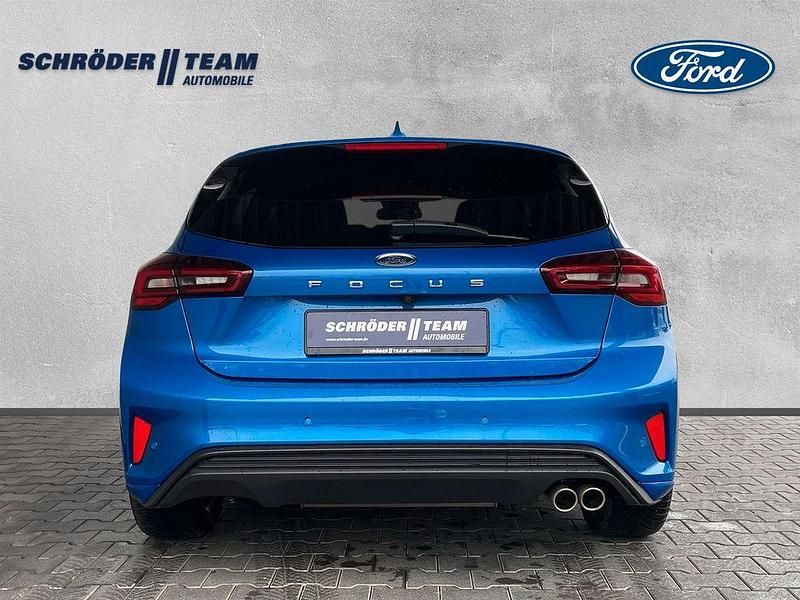 Gebraucht Ford Focus ST-Line X 125 PS (91 kW) 2024 Dynamicblau metallic Limousine