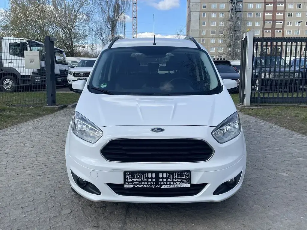 Occasion Ford Tourneo Titanium 101 ch (74 kW) 2017 Blanc Break