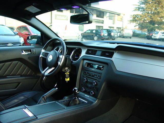 Gebraucht Ford Mustang Premium 305 PS (224 kW) 2014 Blau metallic Coupé