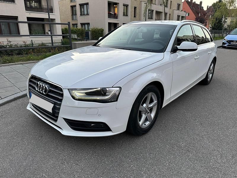 Weiß Gebraucht 2013 Audi A4 Comfort Kombi | 9.900 € (Fairer Preis) - Bild 1/4