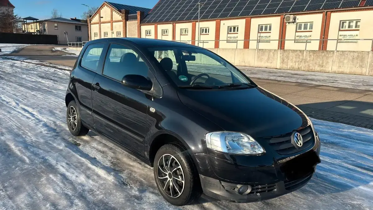 Second-hand VW Fox 75 CP (55 kW) 2007 Negru Hatchback