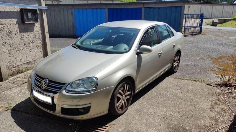 Beige Gebraucht 2006 VW Jetta Sportline Limousine | 2.500 € (Superpreis) - Bild 1/4