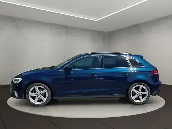 Gebraucht Audi A3 Design 116 PS (85 kW) 2019 Kosmosblau metallic Limousine