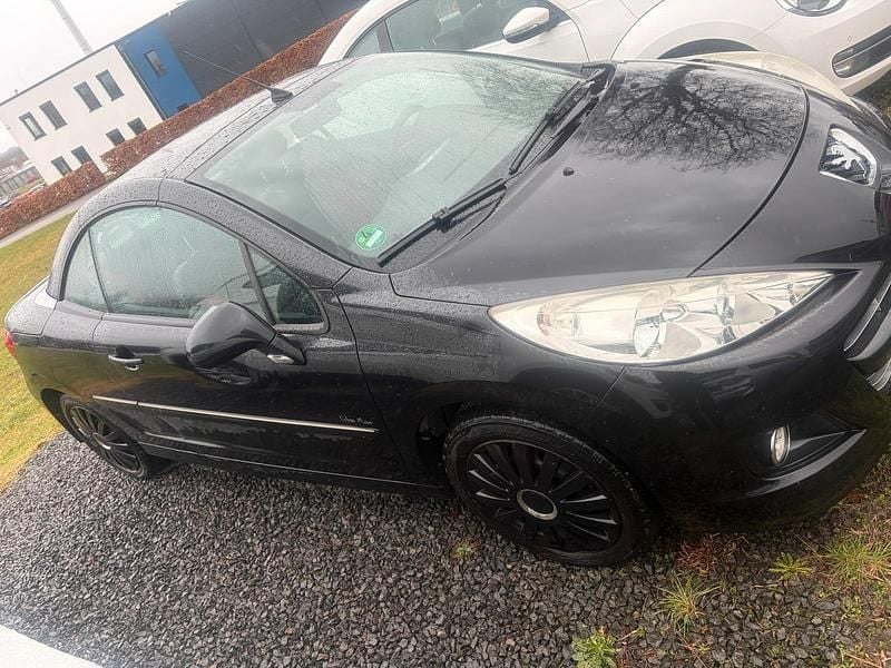 Gebraucht Peugeot 207 CC 119 PS (87 kW) 2011 Schwarz Cabrio