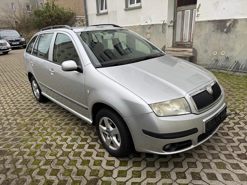 Grau Gebraucht 2007 Skoda Fabia Kombi | 1.499 € (Guter Preis) - Bild 1/4