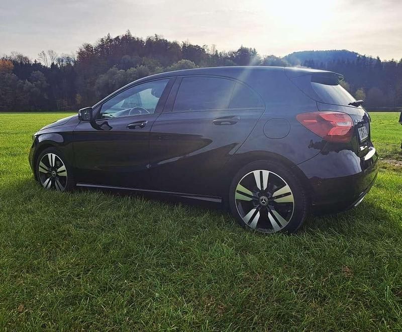 Gebraucht 2018 Mercedes 200 | 17.700 € - Bild 1/4