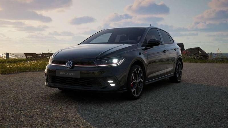 Neu VW Polo IQ Drive 207 PS (152 kW) 2025 Schwarz (deep black perleffekt) Limousine