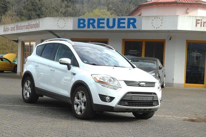 Gebraucht Ford Kuga Titanium 136 PS (100 kW) 2012 Weiß SUV