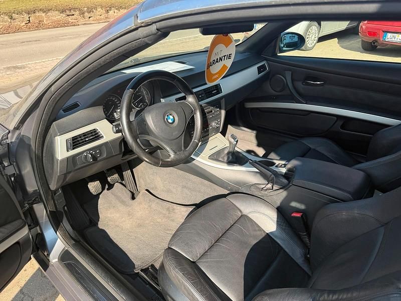 Gebraucht BMW 330 Cabriolet 272 PS (200 kW) 2007 Grau Cabrio