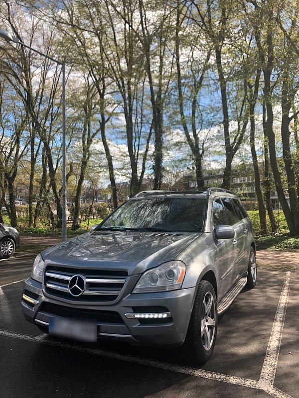 Gebraucht Mercedes GL350 211 PS (155 kW) 2011 Schwarz SUV