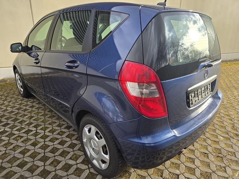 Gebraucht Mercedes A160 95 PS (69 kW) 2012 Blau Kleinwagen