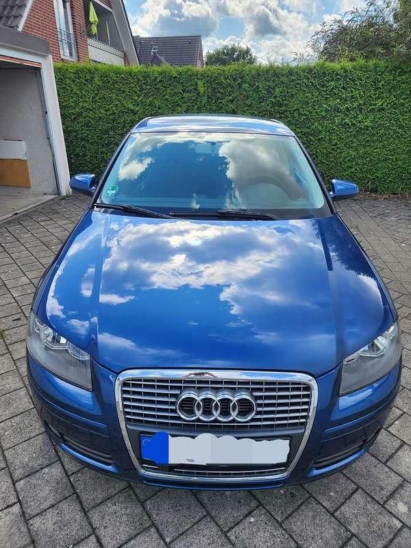 Blau Gebraucht 2006 Audi A3 Ambition Limousine | 2.500 € (Guter Preis) - Bild 1/4