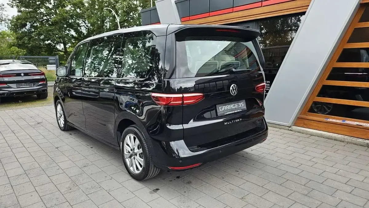 Gebraucht VW T7 R 150 PS (110 kW) 2024 Deep black Van