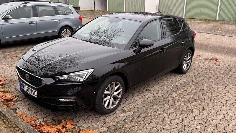Schwarz Gebraucht 2020 Seat Leon Style Limousine | 16.500 € (Superpreis) - Bild 1/4