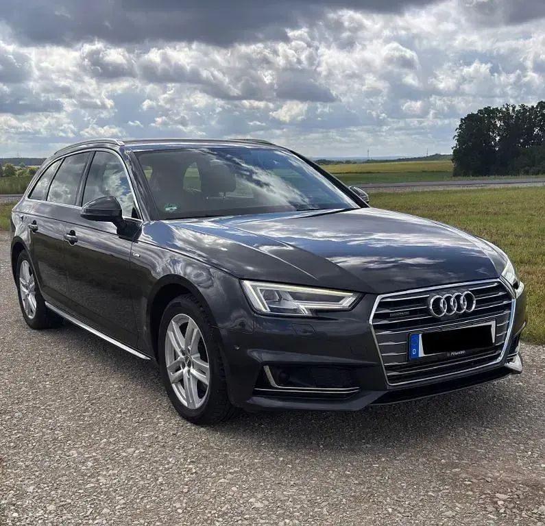Gebraucht Audi A4 Sport 218 PS (160 kW) 2016 Grau Kombi