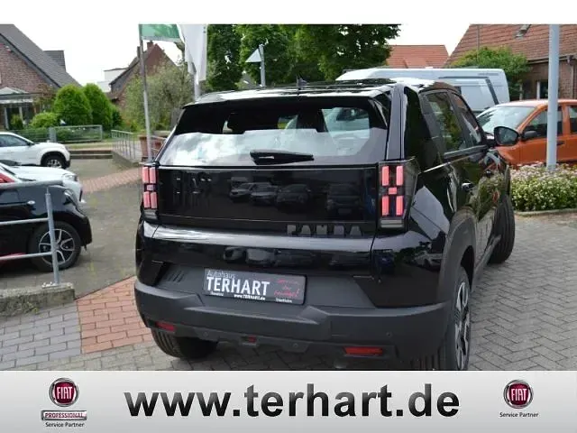 Neu Fiat Grande Panda Icon 101 PS (74 kW) 2025 Schwarz Kleinwagen
