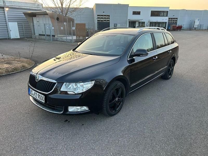 Gebraucht Skoda Superb 170 PS (125 kW) 2011 Schwarz Limousine
