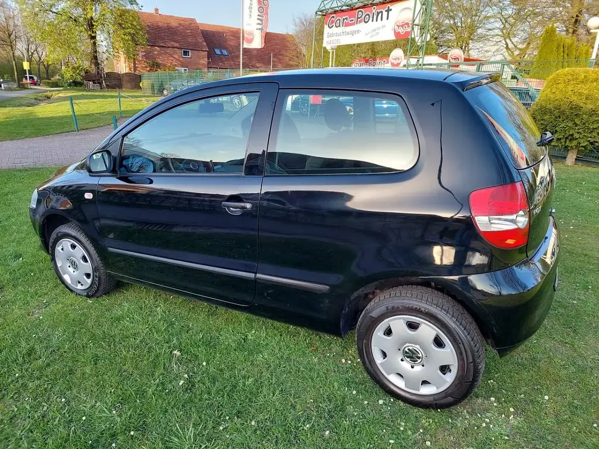 Gebraucht VW Fox Basis 54 PS (39 kW) 2006 Schwarz Kleinwagen