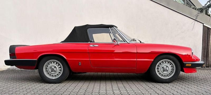 Gebraucht Alfa Romeo Spider 116 PS (85 kW) 1985 Rot Cabrio