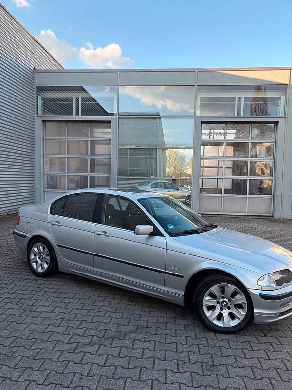 Gebraucht BMW 323 170 PS (125 kW) 2000 Silber Limousine