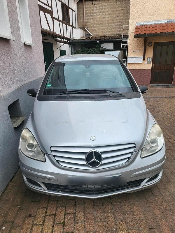Silber Gebraucht 2006 Mercedes B180 Van / Kleinbus | 1.250 € (Superpreis) - Bild 1/4