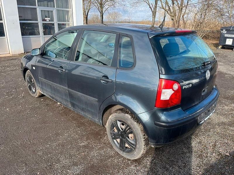 Gebraucht VW Polo Basis 64 PS (47 kW) 2003 Grau Limousine