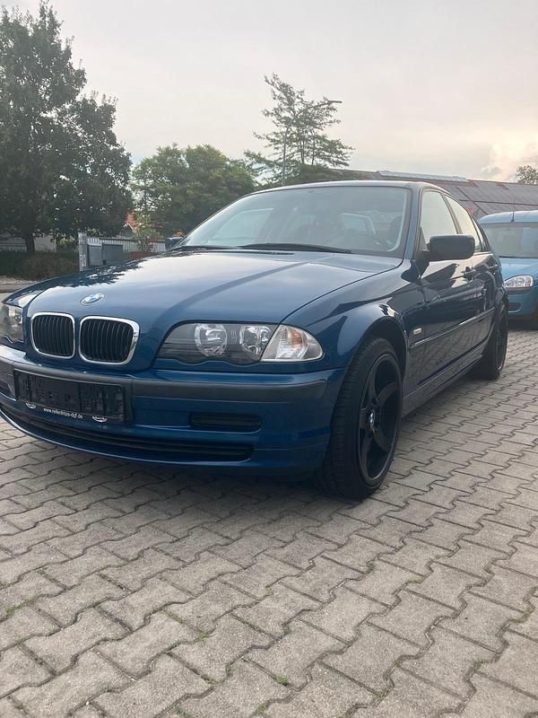 Blau Gebraucht 2001 BMW 316 Limousine | 3.800 € (Teuer) - Bild 1/4