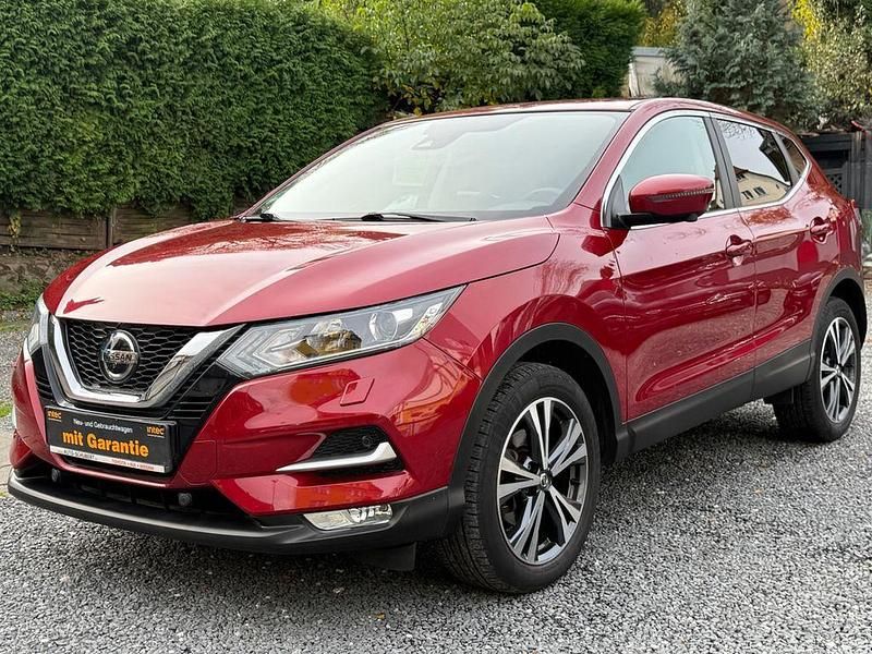 Rot Gebraucht 2018 Nissan Qashqai SUV | 13.999 € (Fairer Preis) - Bild 1/4