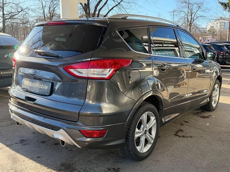 Gebraucht Ford Kuga Individual 179 PS (131 kW) 2016 Grau SUV